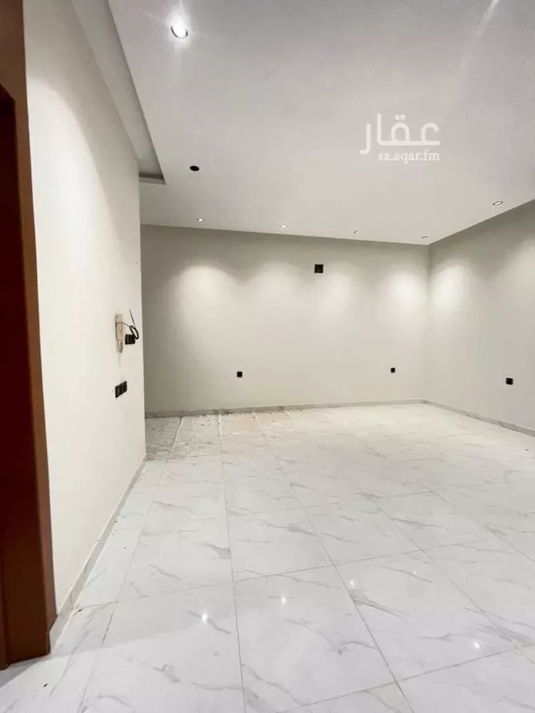 فيلا للبيع في شارع الأمير سعود بن محمد بن مقرن, حي طيبة, مدينة الرياض, منطقة الرياض 10