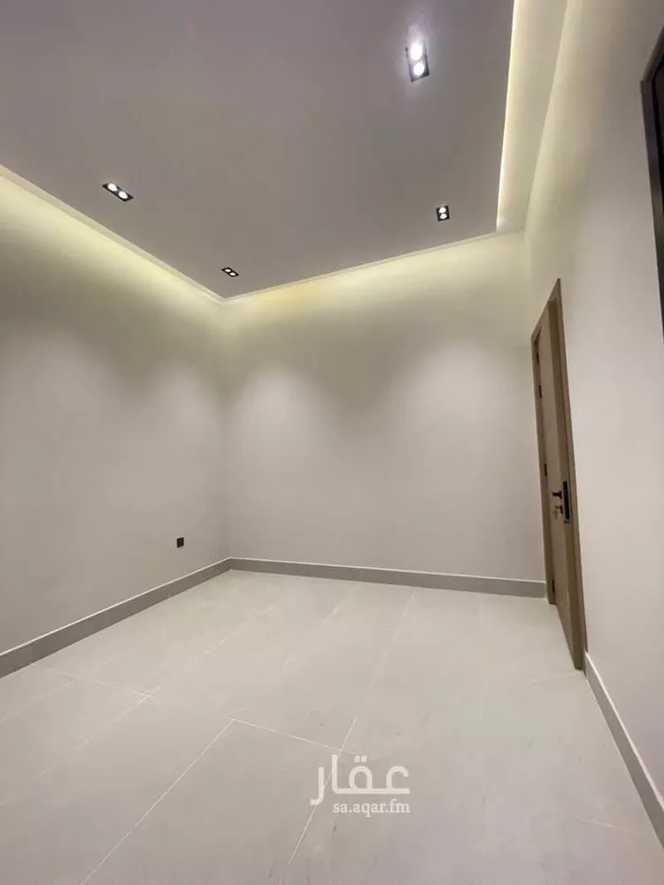 Floor for Sale in Riyadh Al Janadriyah 8