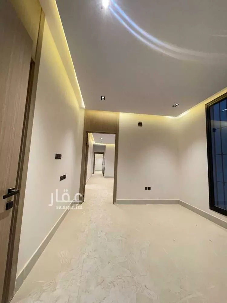 Floor for Sale in Riyadh Al Janadriyah 6