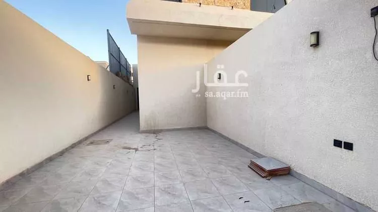 فيلا للبيع في شارع زياد الباهلي, حي العوالي, مدينة الرياض, منطقة الرياض 1 صورة
