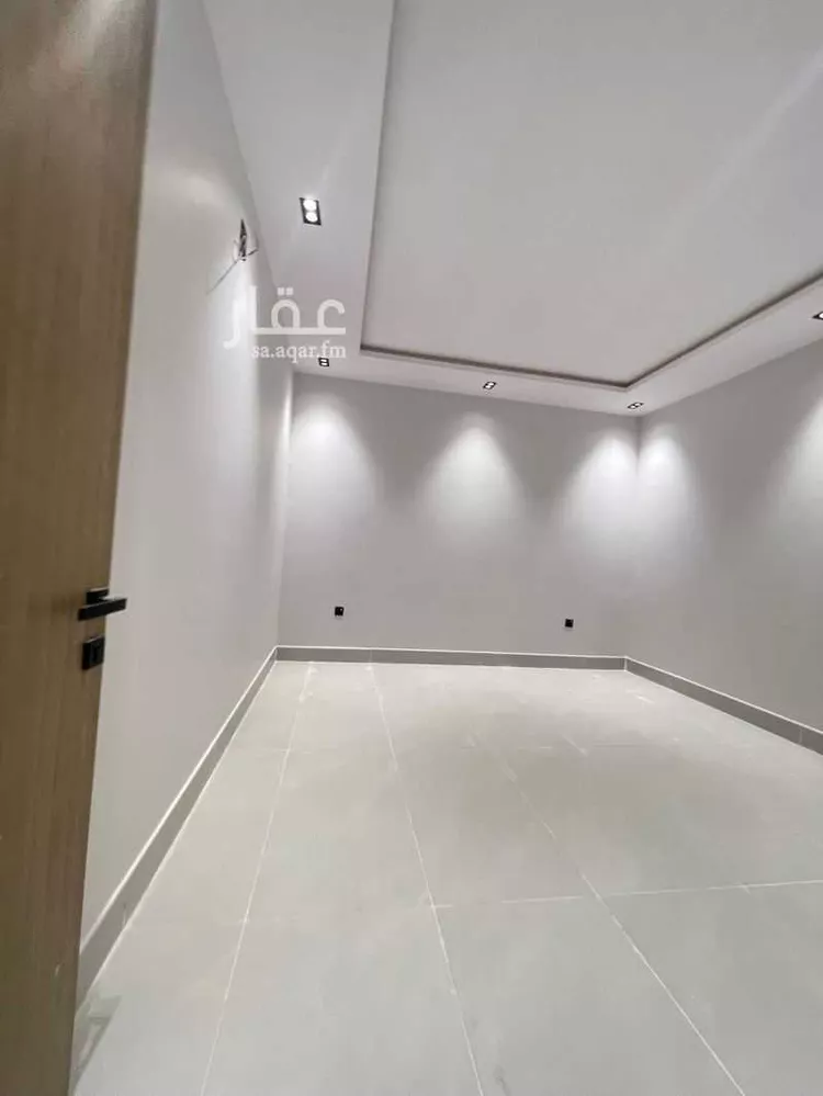 Floor for Sale in Riyadh Al Janadriyah 19