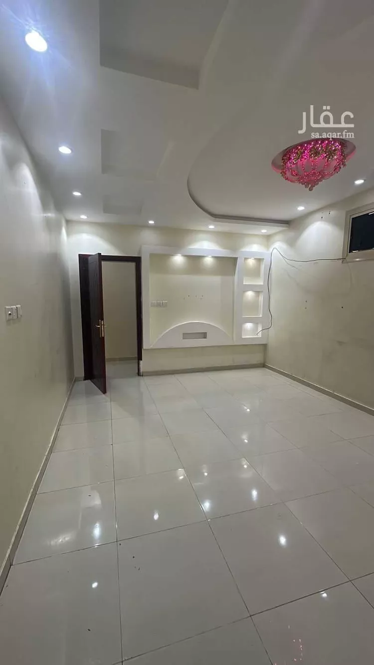 شقة للإيجار في شارع شهاب بن مالك ، حي الروضة ، تبوك ، منطقة تبوك صورة 4