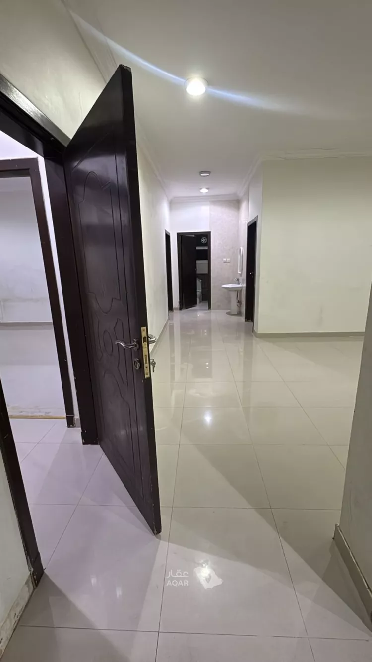 شقة للإيجار في شارع الجميل ابن حاتم, حي ظهرة لبن, مدينة الرياض, منطقة الرياض