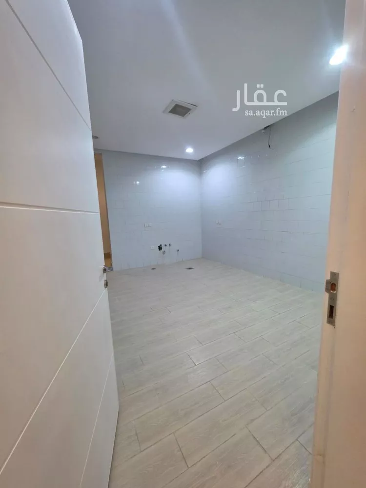 فيلا للبيع في شارع إسماعيل بن أبي اليسر, حي العارض, مدينة الرياض, منطقة الرياض صورة 2