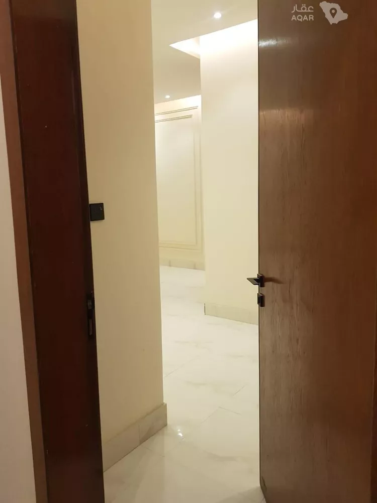 Apartment for Sale in Riyadh Dhahrat Namar 8