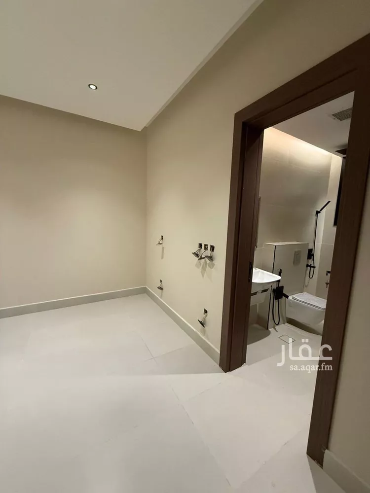 فيلا للبيع في شارع أبي السعود الحربي, حي العارض, مدينة الرياض, منطقة الرياض صورة 2