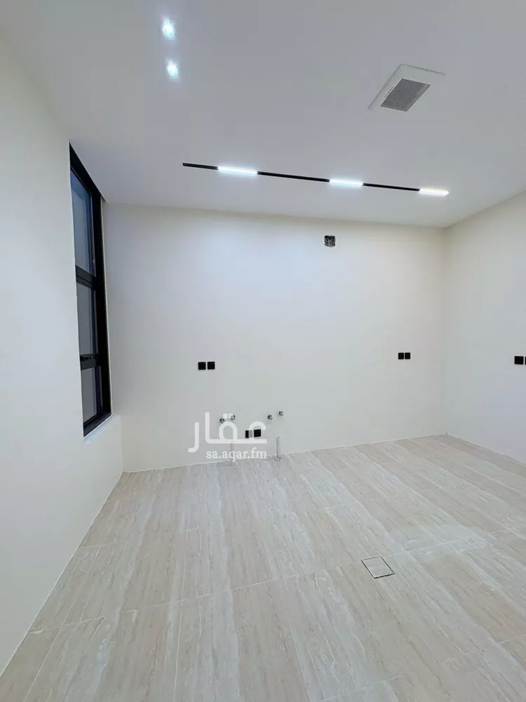 فيلا للبيع في شارع ابن صدقة الغرافي, حي المهدية, مدينة الرياض, منطقة الرياض صورة 4