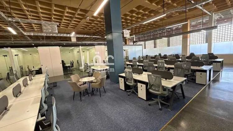 مكتب تجاري للإيجار في شارع طريق المطار, حي جامعة الإمام محمد بن سعود الإسلامية, مدينة الرياض, منطقة الرياض 1 صورة