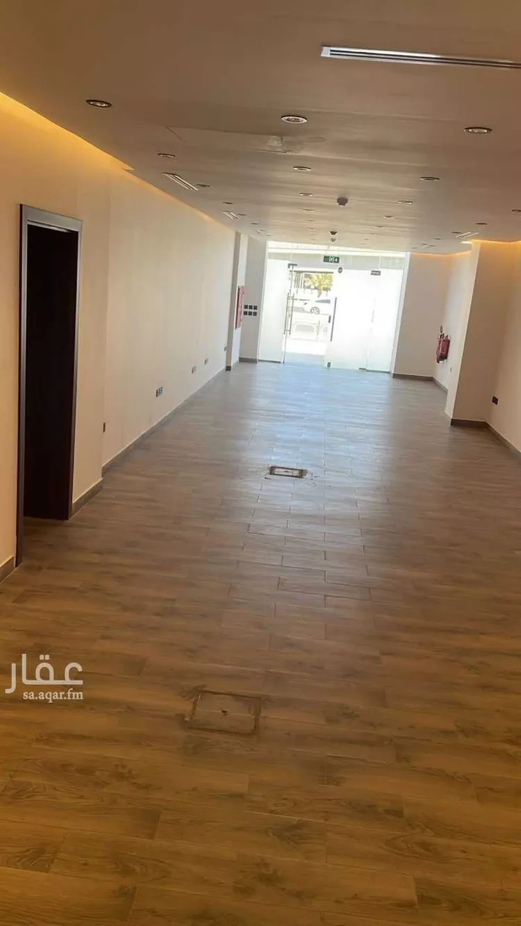 مكتب تجاري للإيجار في شارع ابي بكر الصديق, حي المروج, مدينة تبوك, منطقة تبوك