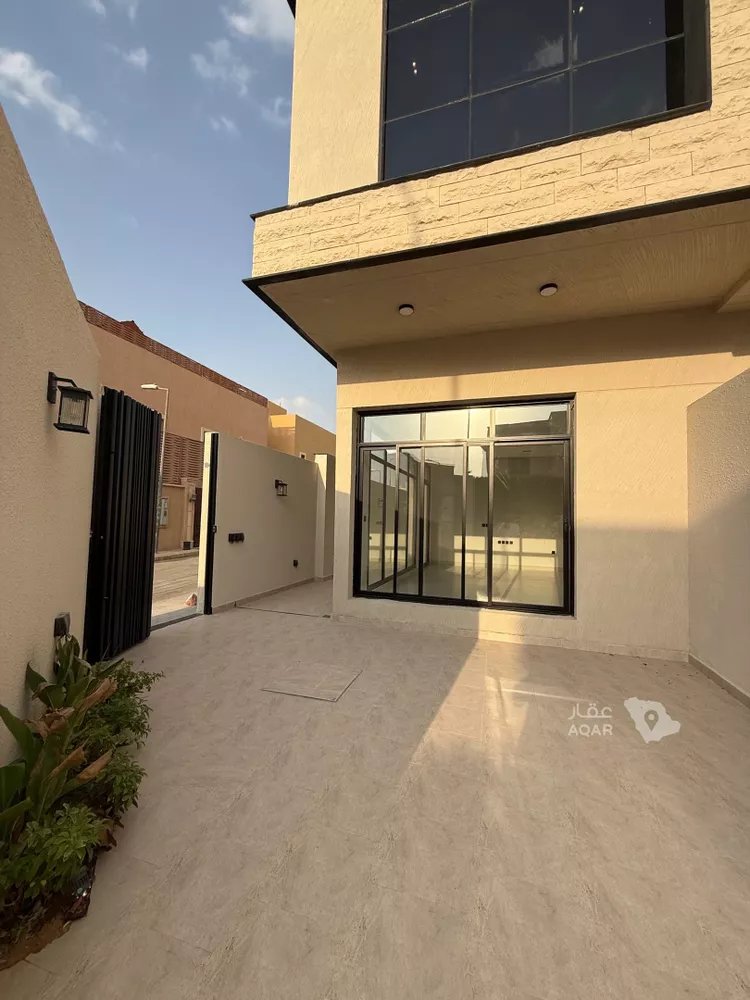 Floor for Sale in Riyadh Ar Rabie 3