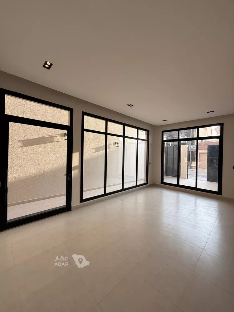 Floor for Sale in Riyadh Ar Rabie 6
