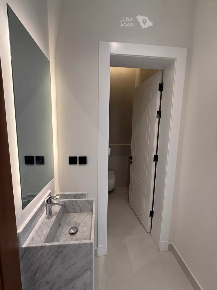 Floor for Sale in Riyadh Ar Rabie 5