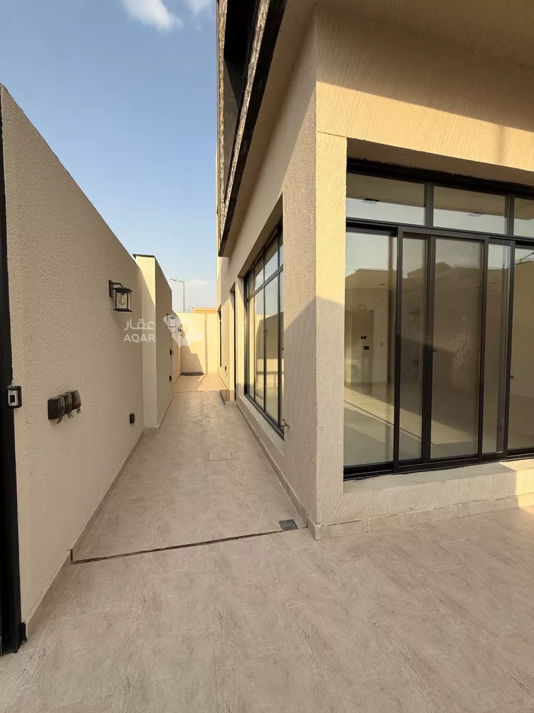 Floor for Sale in Riyadh Ar Rabie 4