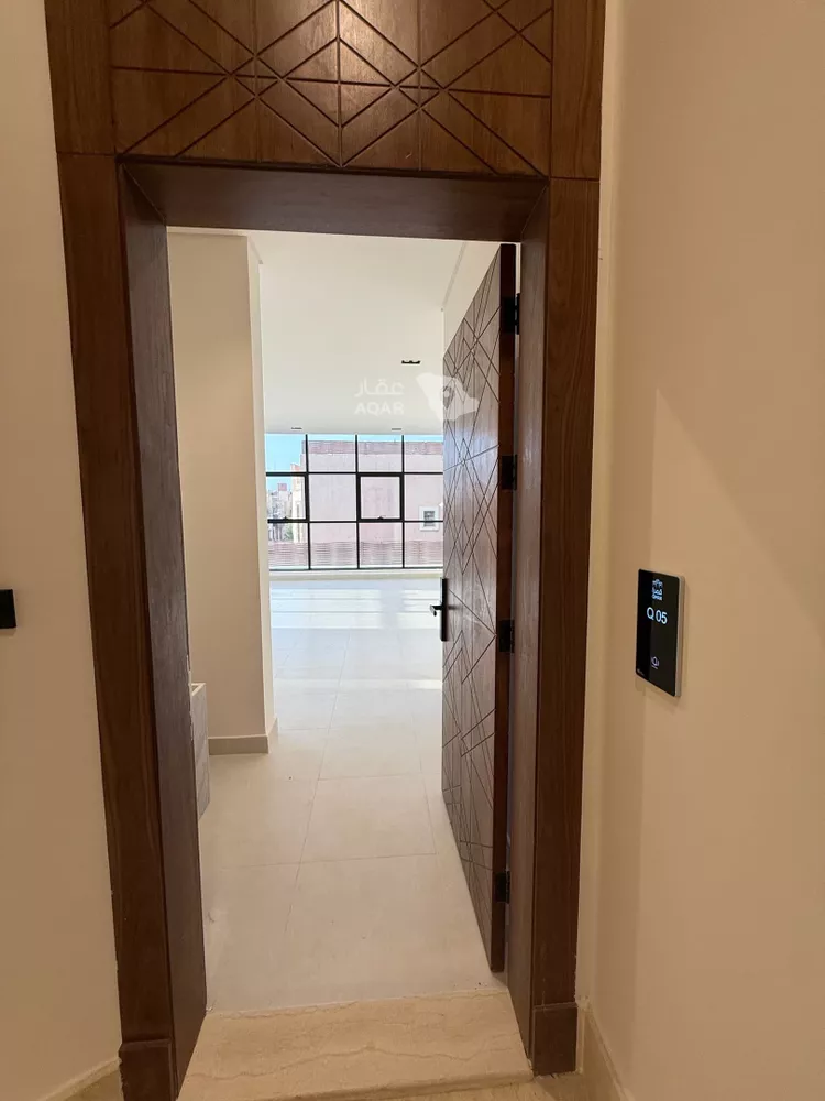 Floor for Sale in Riyadh Ar Rabie 4