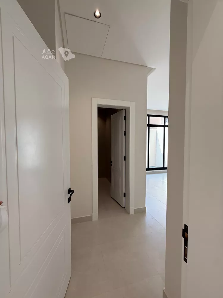 Floor for Sale in Riyadh Ar Rabie 9