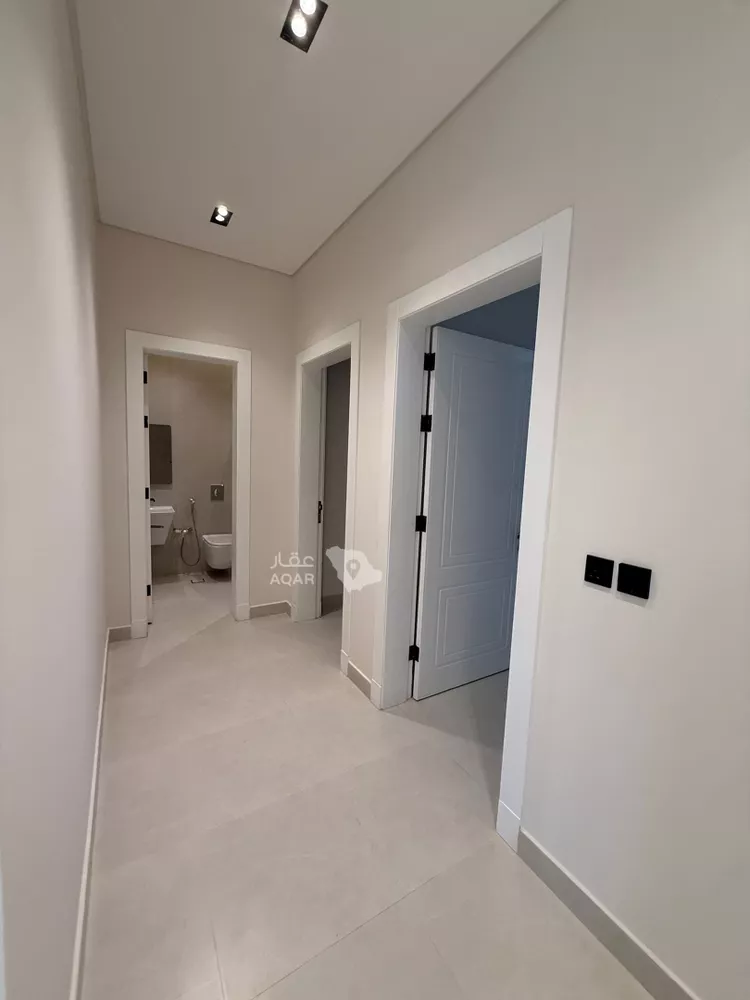 Floor for Sale in Riyadh Ar Rabie 12