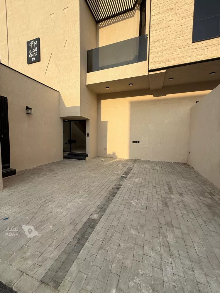 Floor for Sale in Riyadh Ar Rabie