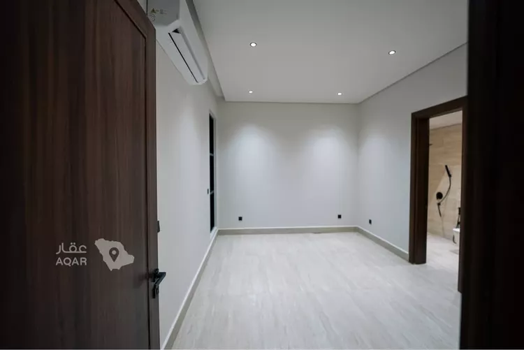 Floor for Sale in Riyadh Ar Rayan 10