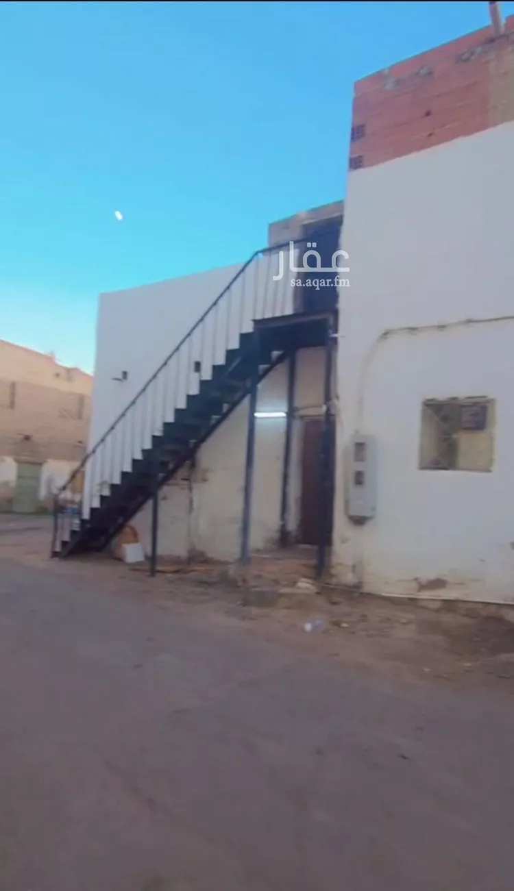 دور للبيع في شارع عصام ابن خالد الحضرمي, حي الأصيفرين, مدينة المدينه المنوره, منطقة المدينة المنورة صورة 2