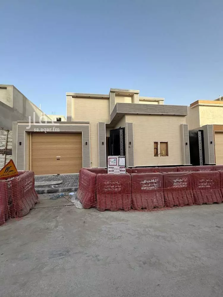 فيلا للبيع في شارع الحرفين, حي النظيم, مدينة الرياض, منطقة الرياض