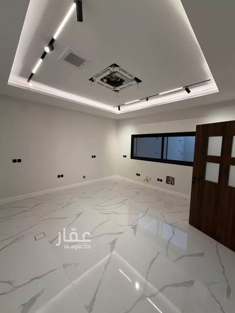 فيلا للبيع في شارع الشريف أبي القاسم بن الحسن, حي المهدية, مدينة الرياض, منطقة الرياض صورة 4