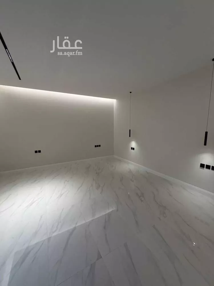 فيلا للبيع في شارع الشريف أبي القاسم بن الحسن, حي المهدية, مدينة الرياض, منطقة الرياض صورة 2