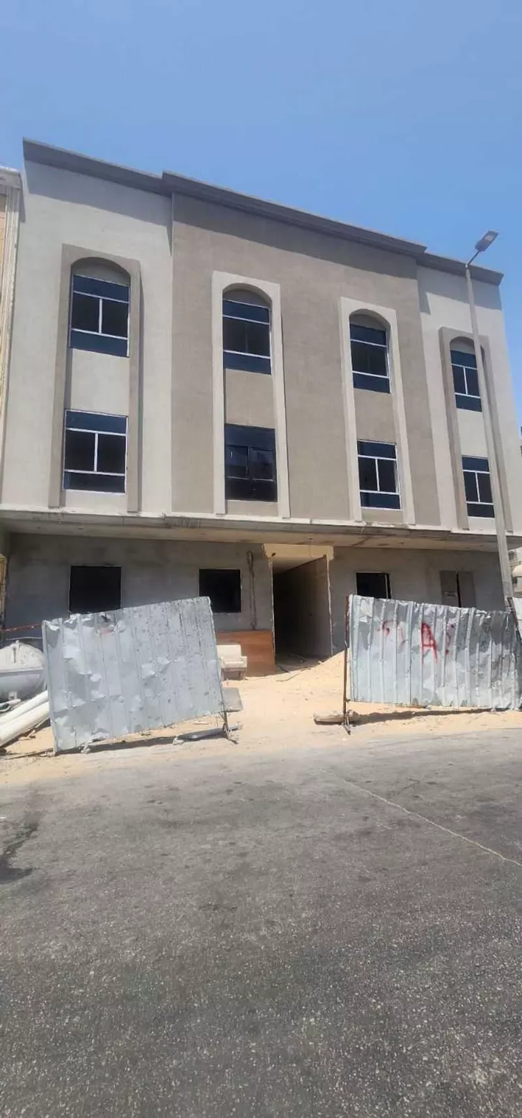 عمارة للبيع في شارع السادس عشر, حي الثقبة, مدينة الخبر, المنطقة الشرقية
