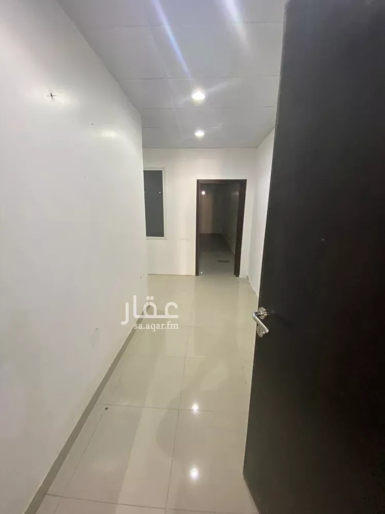 مكتب تجاري للإيجار في شارع الامام عبدالله بن سعود بن عبدالعزيز الفرعى, حي إشبيلية, مدينة الرياض, منطقة الرياض صورة 4