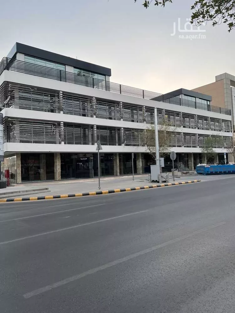 محل للإيجار في شارع التخصصي, حي المعذر الشمالي, مدينة الرياض, منطقة الرياض صورة 2