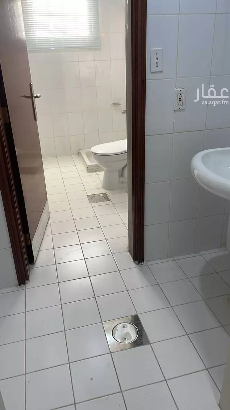 شقة للإيجار في طريق الملك ، حي الدفي ، الجبيل ، الجبيل
