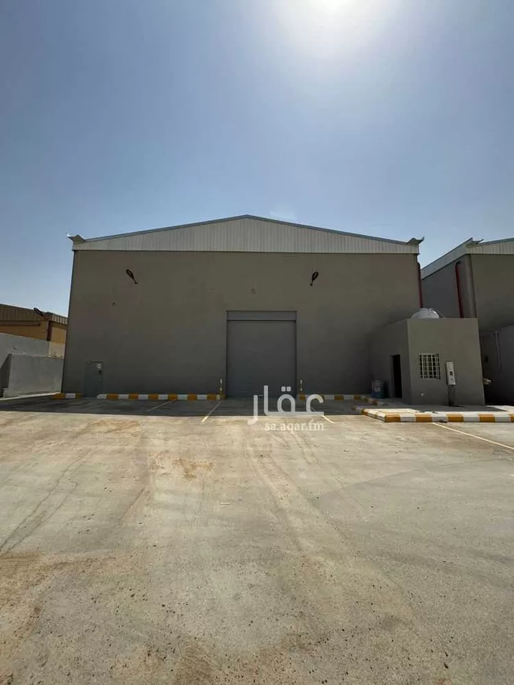 مستودع للإيجار في شارع اللوزية, حي طيبة, مدينة الرياض, منطقة الرياض