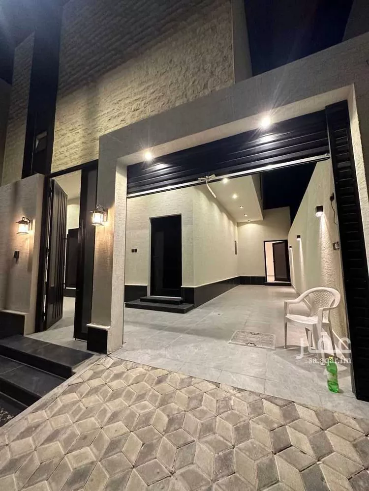 فيلا للبيع في شارع ناصر بن عمار, حي الحمراء الثاني, مدينة الاحساء, المنطقة الشرقية صورة 2