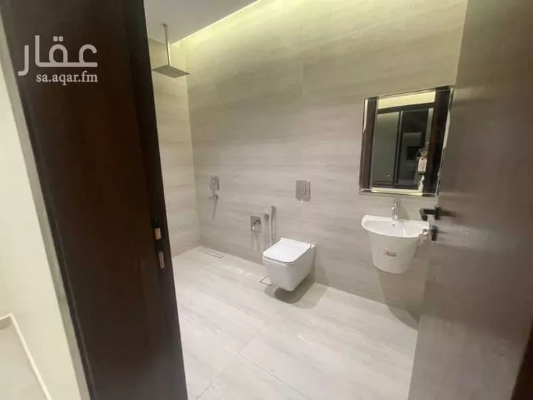 دور للبيع في شارع عمر بن عبداللطيف, حي الرمال, مدينة الرياض, منطقة الرياض صورة 2