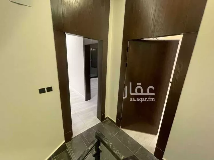 دور للبيع في شارع عمر بن عبداللطيف, حي الرمال, مدينة الرياض, منطقة الرياض صورة 5