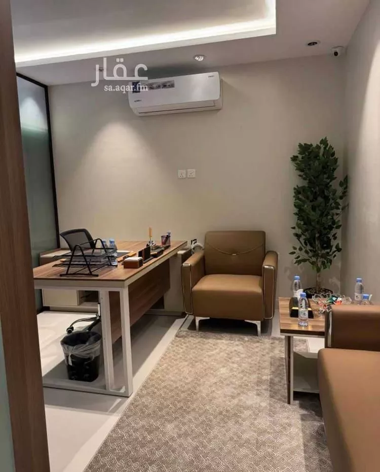 مكتب تجاري للإيجار في شارع التخصصي ، حي النخيل ، الرياض ، منطقة الرياض 1 صورة