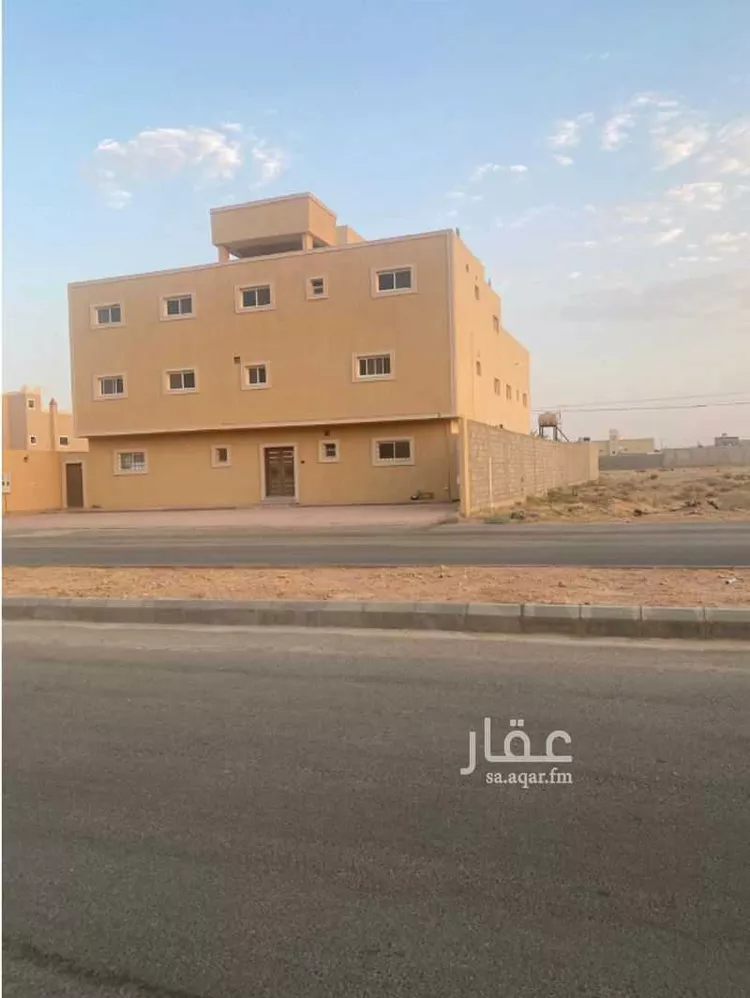 عمارة للبيع في شارع الارقم بن عبدالله الحارث, حي الجامعة, مدينة ثادق, منطقة الرياض
