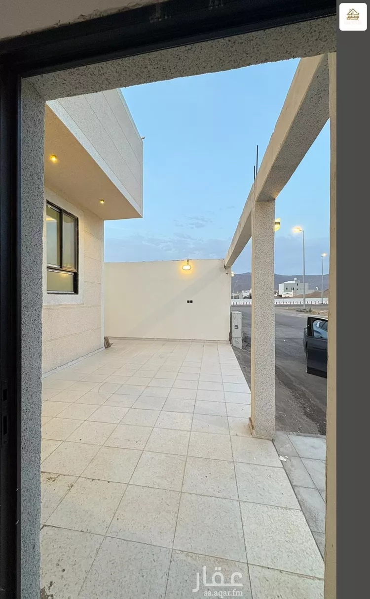 دور للبيع في شارع ثابت ابن عدي, حي أبوكبير, مدينة المدينة المنورة, منطقة المدينة المنورة صورة 2