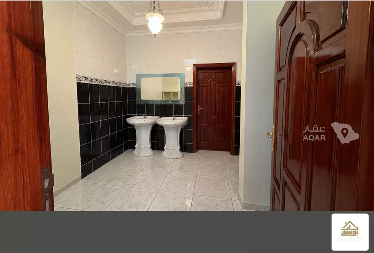 فيلا للبيع في شارع عمر الرياحي, حي الدفاع, مدينة المدينة المنورة, منطقة المدينة المنورة 14