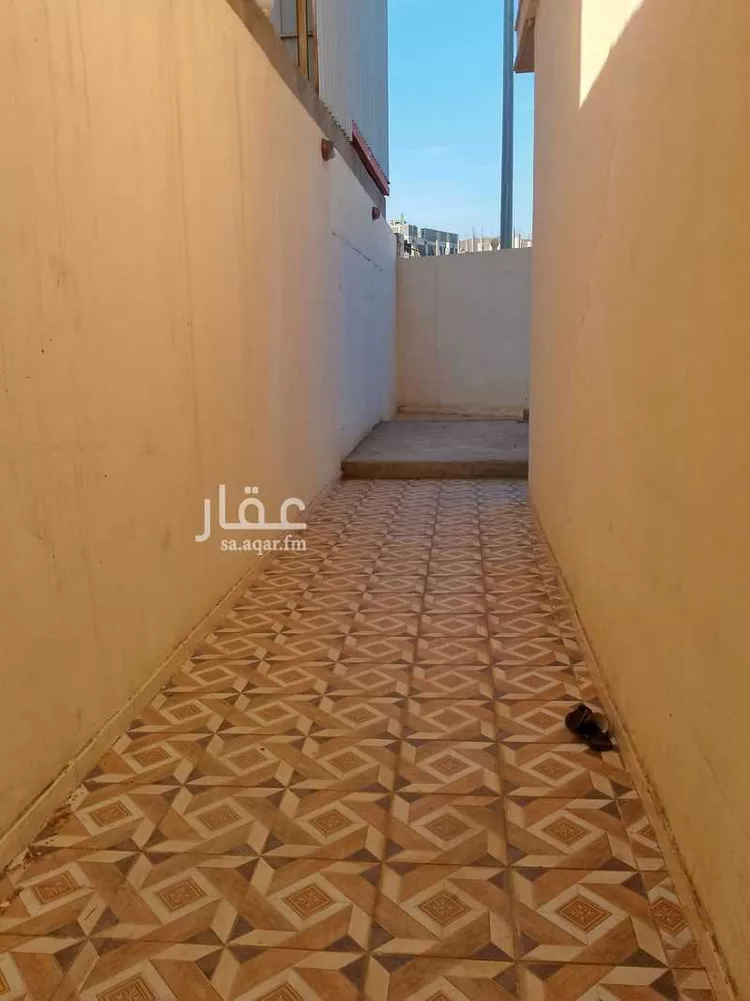 فيلا للبيع في شارع ربيعه بن رقيع التميمي ، حي الدفاع ، المدينة المنورة ، منطقة المدينة المنورة صورة 3