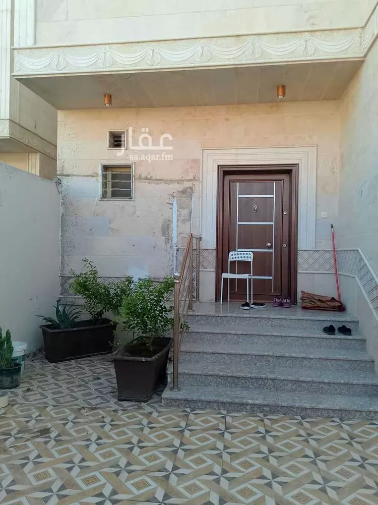 فيلا للبيع في شارع ربيعه بن رقيع التميمي ، حي الدفاع ، المدينة المنورة ، منطقة المدينة المنورة صورة 2