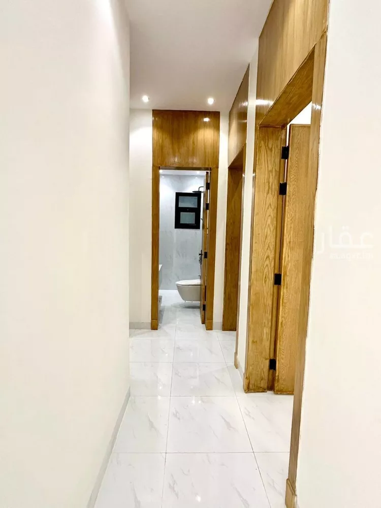 Floor for Sale in Riyadh Ar Rimal 8