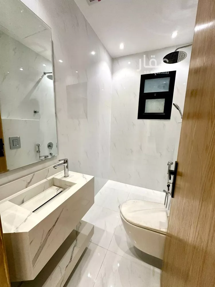 Floor for Sale in Riyadh Ar Rimal 7