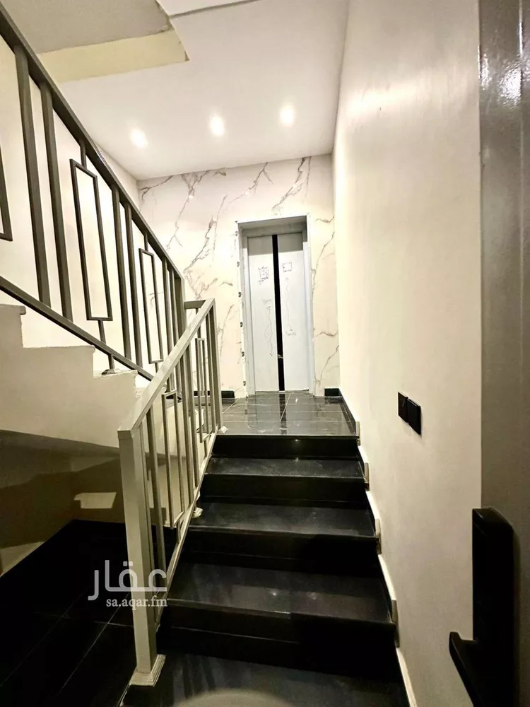 Floor for Sale in Riyadh Ar Rimal 6