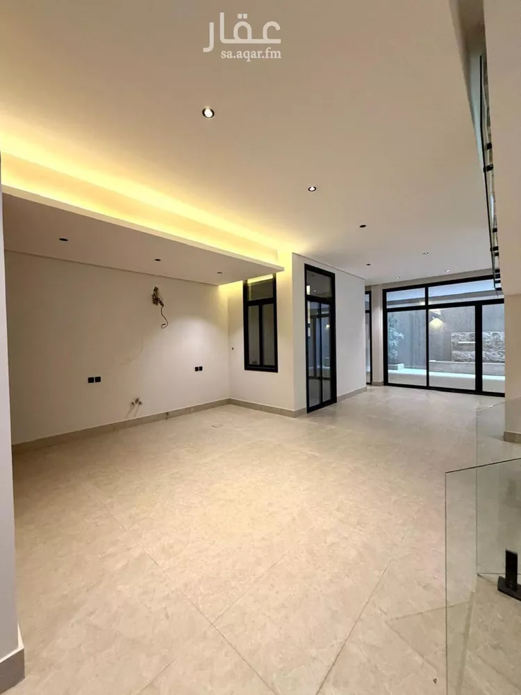 Floor for Sale in Riyadh Al Munsiyah 11