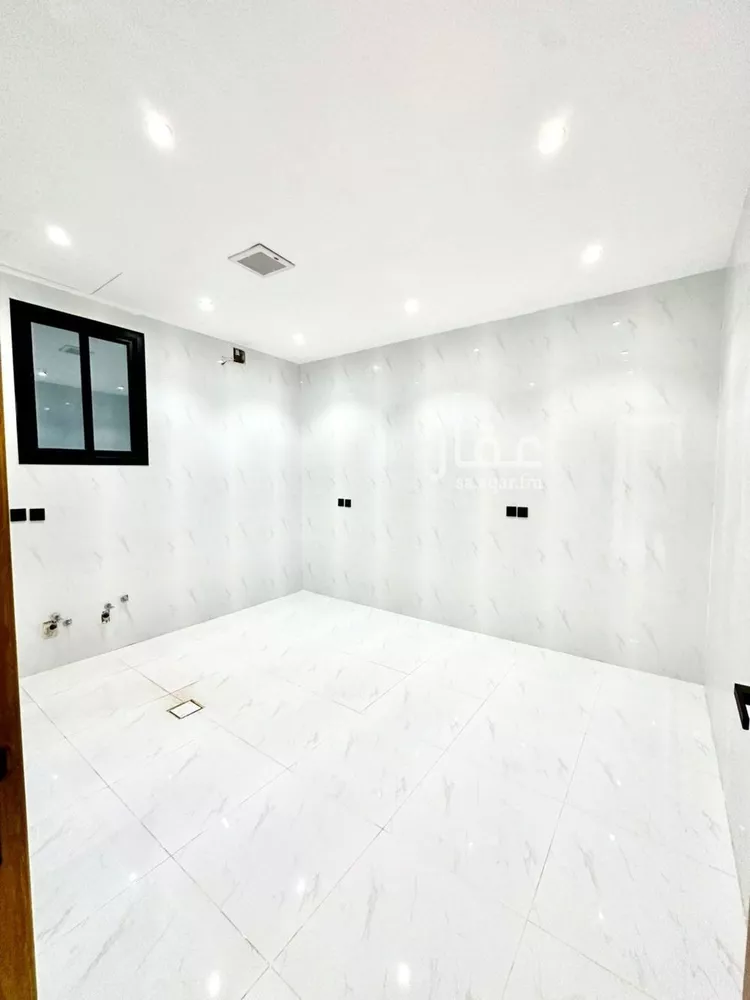 Floor for Sale in Riyadh Ar Rimal 6