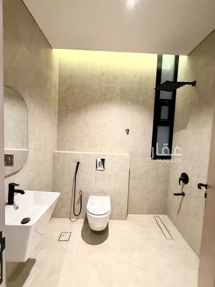 Floor for Sale in Riyadh Al Munsiyah 9