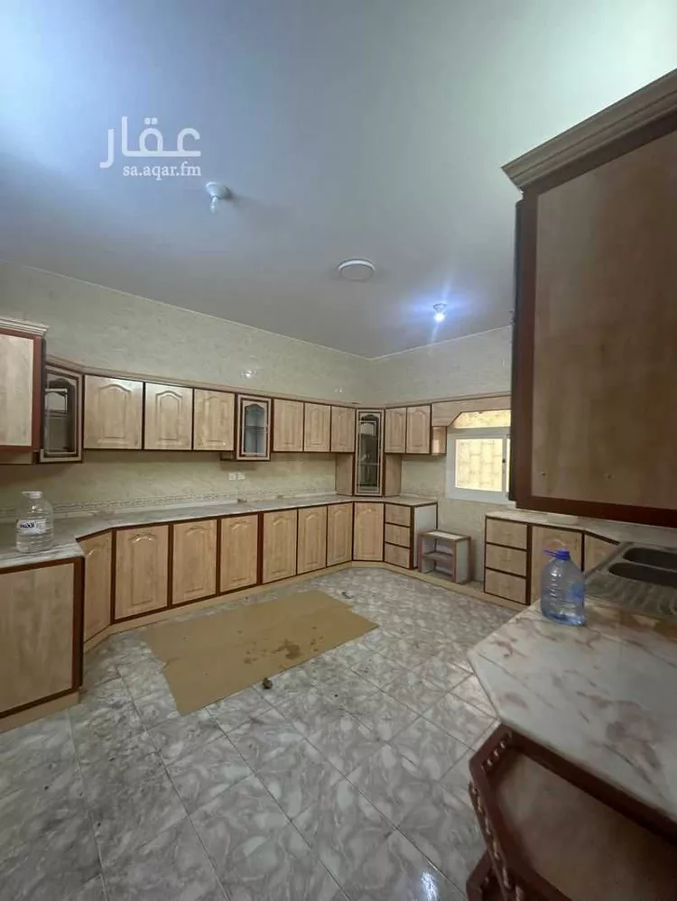 فيلا للبيع في شارع المحلة الجديدة, حي المنتزة, مدينة أبها, منطقة عسير صورة 3