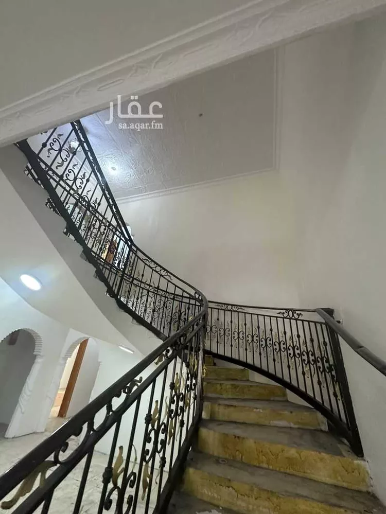 فيلا للبيع في شارع المحلة الجديدة, حي المنتزة, مدينة أبها, منطقة عسير صورة 5