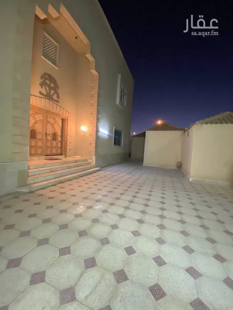 فيلا للبيع في شارع الأخضر بن علي, حي النزهة, مدينة الرياض, منطقة الرياض صورة 2