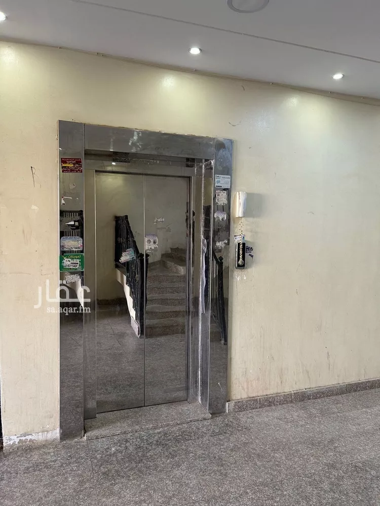 عمارة للبيع في شارع الجميل ابن حاتم, حي ظهرة لبن, مدينة الرياض, منطقة الرياض صورة 3